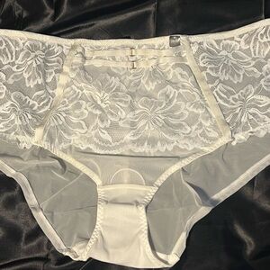 Elegant Ivory Lace Women's Panties